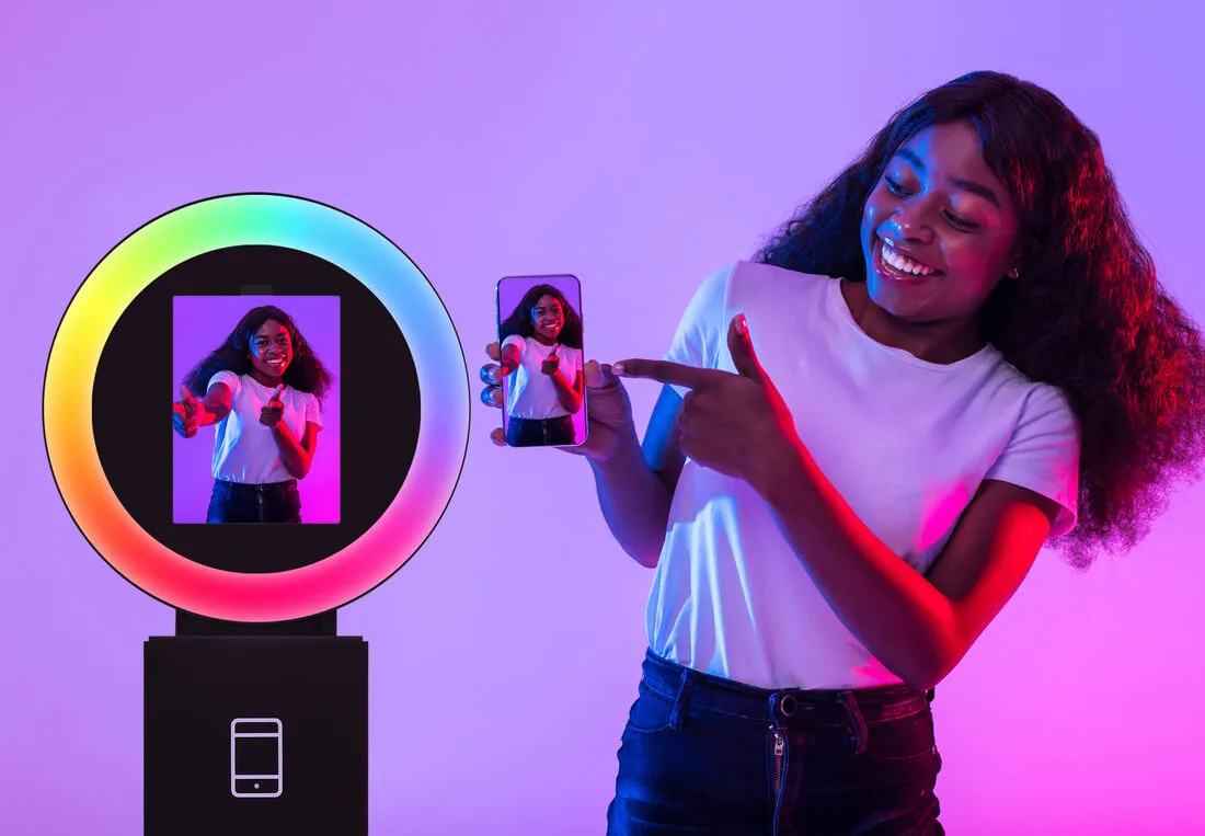 Digital Social Booth guest sharing a captured photo instantly to her phone